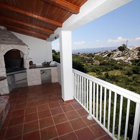 Immaculate 2-bed In Borak Holiday home Omis